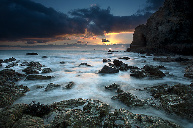 tableau decoratif, decoration, tableau decoration, tableau abstrait, paysage de vende, paysage de bretagne, paysage de mer, cadeau,bretagne, photos de paysages de bretagne,  crozon, parc naturel, camaret, morgat, anse de dinan, menhir, pen-hat, lostmarch, plage, rocher, corniche, falaise, coucher de soleil, plage, ande de dinan, galet, vague, hiver, ciel, nuage, rocher, favorite